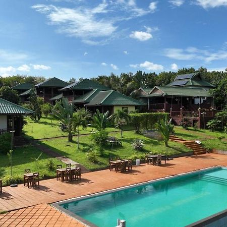Ratanakiri Paradise Hotel & Restaurant รัตนคีรี ภายนอก รูปภาพ