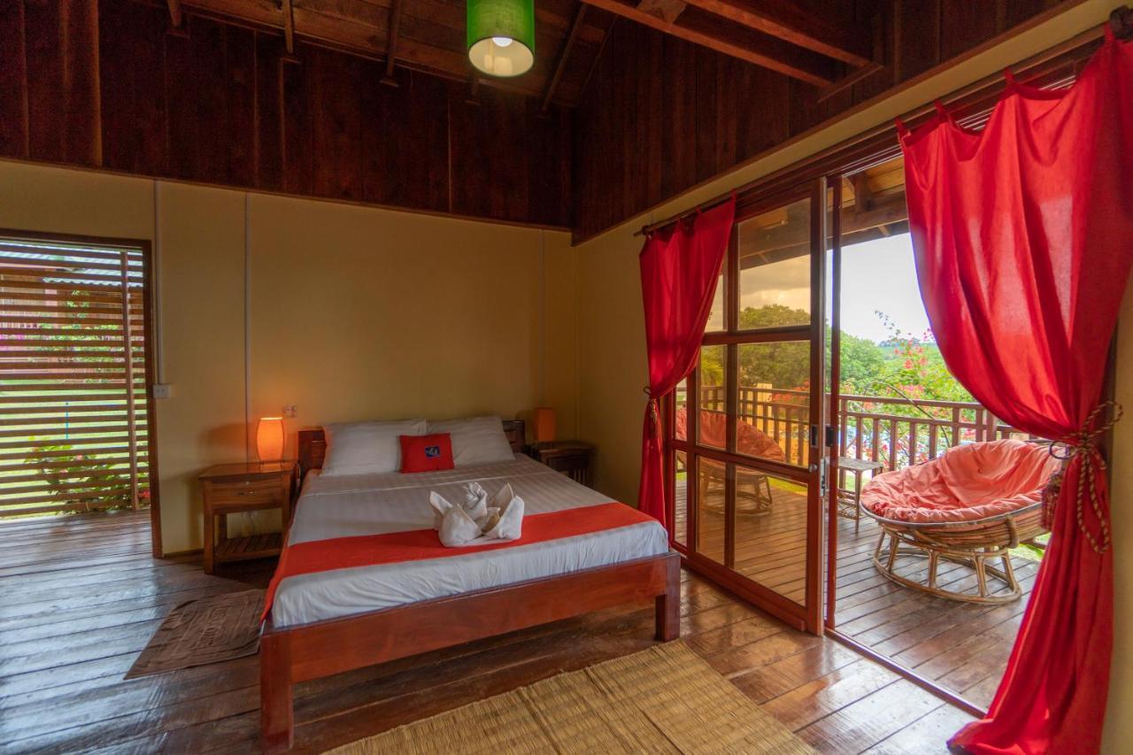 Ratanakiri Paradise Hotel & Restaurant รัตนคีรี ภายนอก รูปภาพ