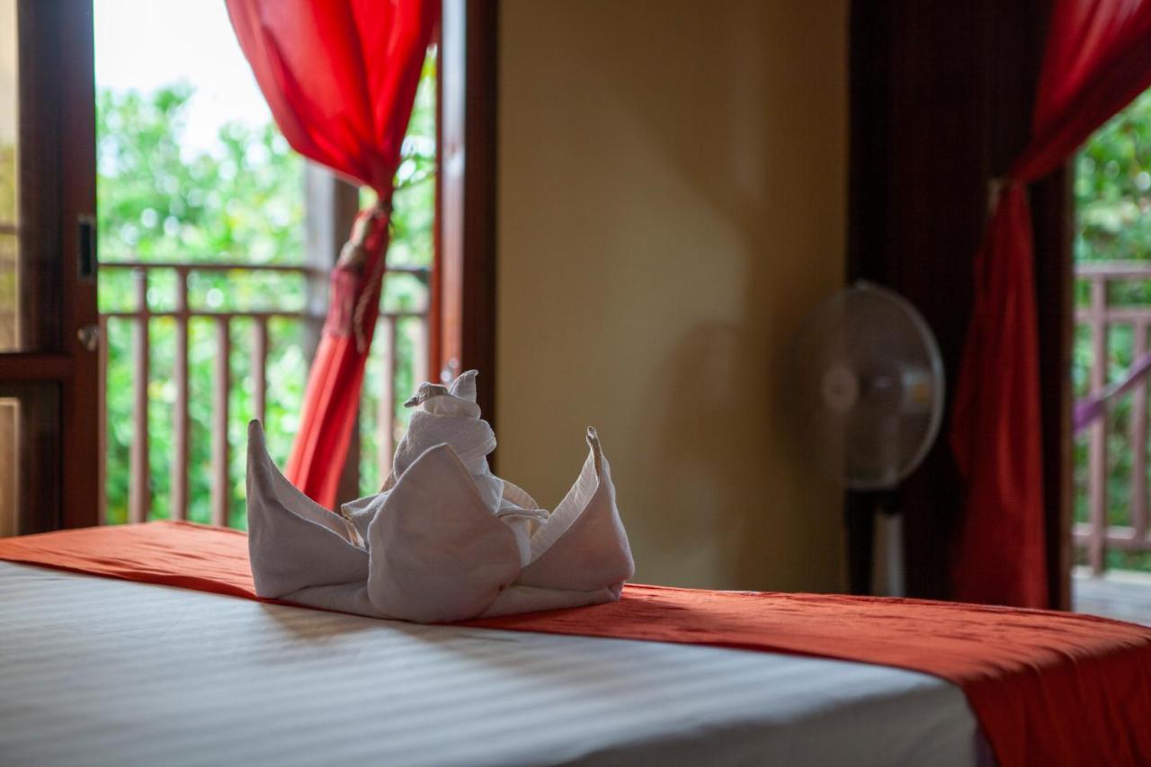 Ratanakiri Paradise Hotel & Restaurant รัตนคีรี ภายนอก รูปภาพ