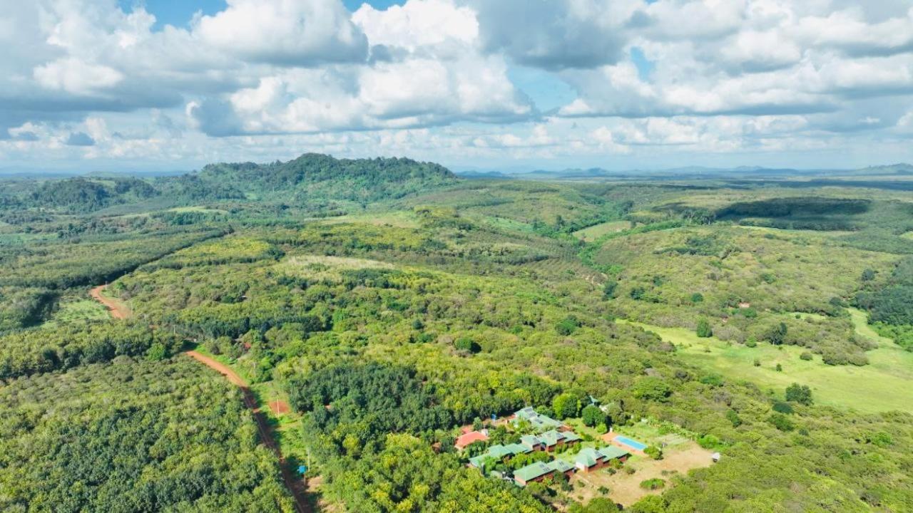 Ratanakiri Paradise Hotel & Restaurant รัตนคีรี ภายนอก รูปภาพ