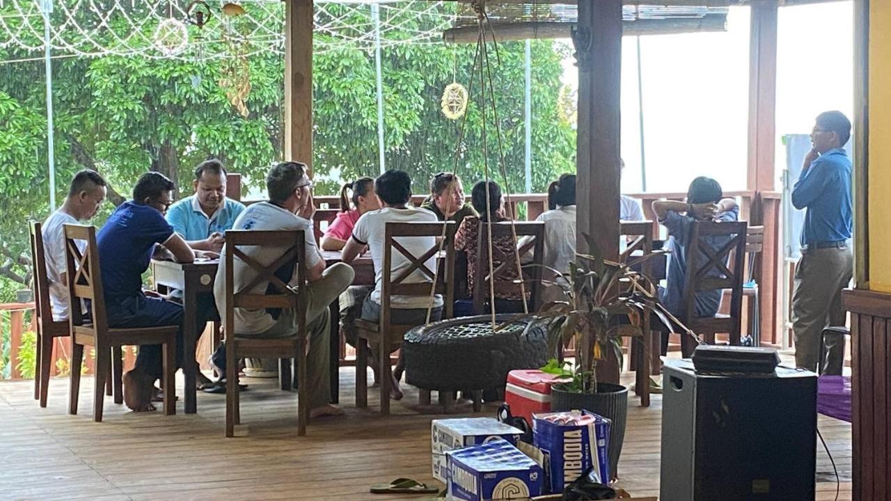 Ratanakiri Paradise Hotel & Restaurant รัตนคีรี ภายนอก รูปภาพ