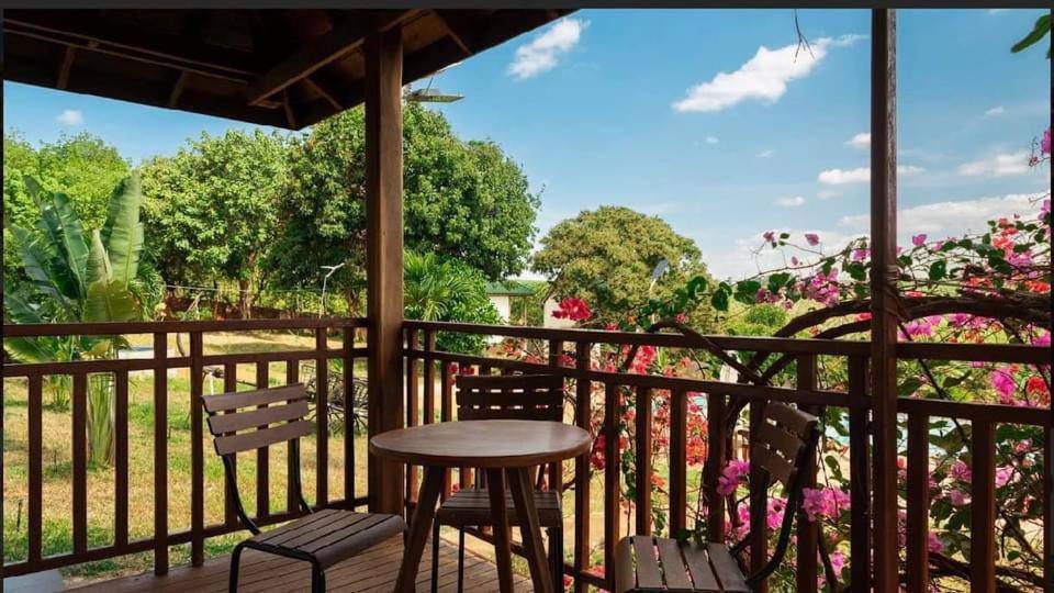 Ratanakiri Paradise Hotel & Restaurant รัตนคีรี ภายนอก รูปภาพ
