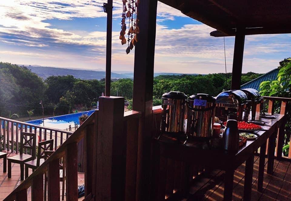 Ratanakiri Paradise Hotel & Restaurant รัตนคีรี ภายนอก รูปภาพ