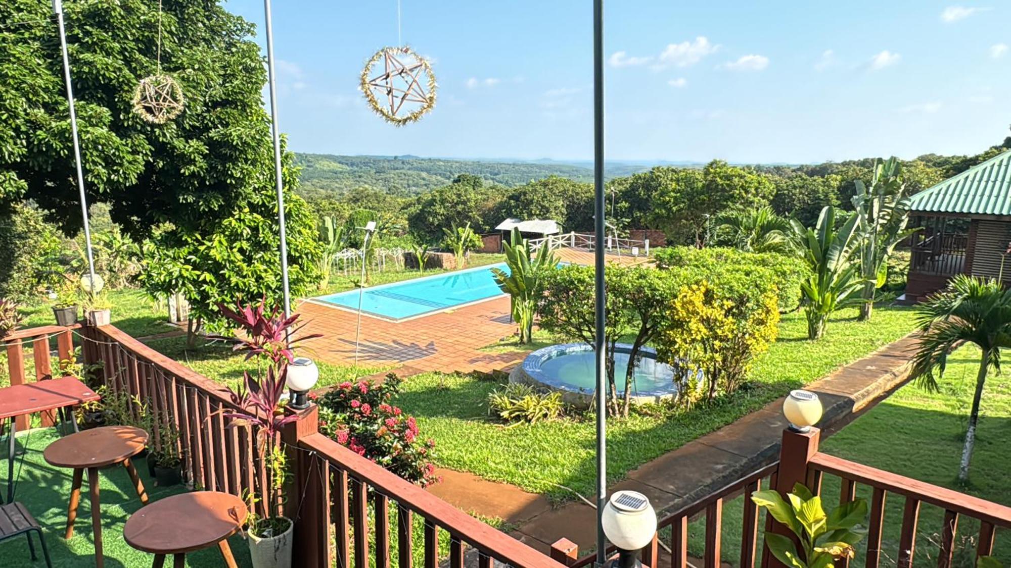 Ratanakiri Paradise Hotel & Restaurant รัตนคีรี ภายนอก รูปภาพ