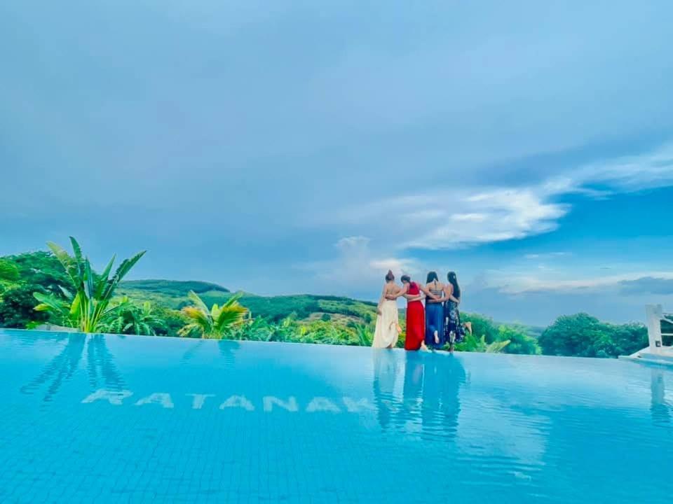 Ratanakiri Paradise Hotel & Restaurant รัตนคีรี ภายนอก รูปภาพ