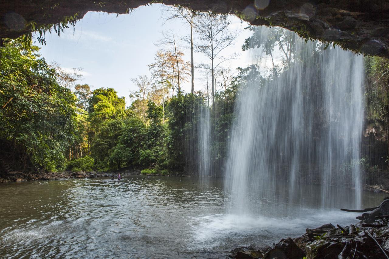 Ratanakiri Paradise Hotel & Restaurant รัตนคีรี ภายนอก รูปภาพ