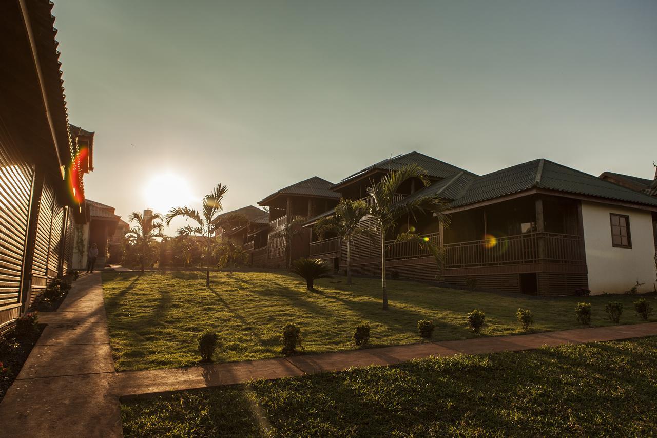 Ratanakiri Paradise Hotel & Restaurant รัตนคีรี ภายนอก รูปภาพ